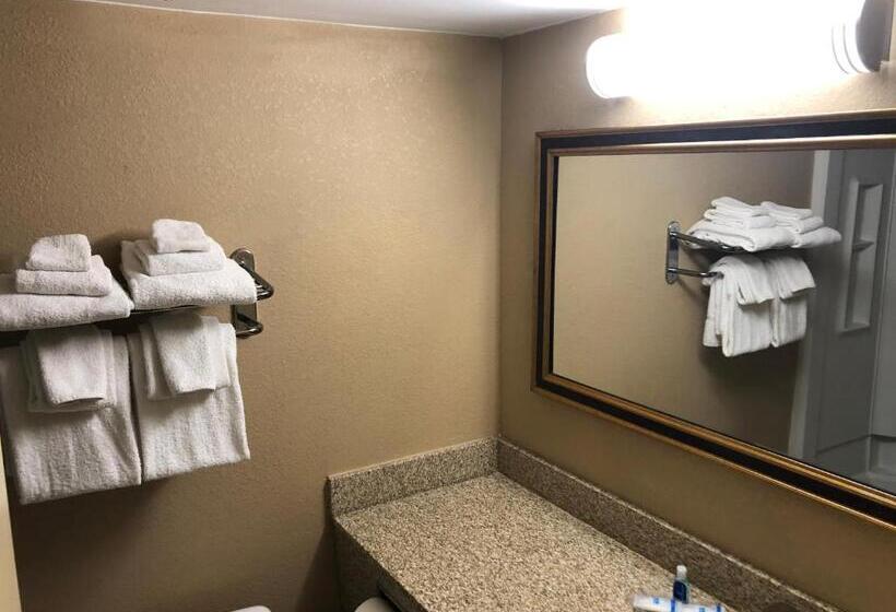 호텔 Rodeway Inn Joint Base Andrews Area