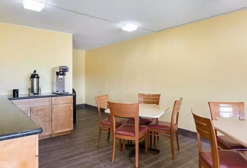 ホテル Rodeway Inn Joint Base Andrews Area