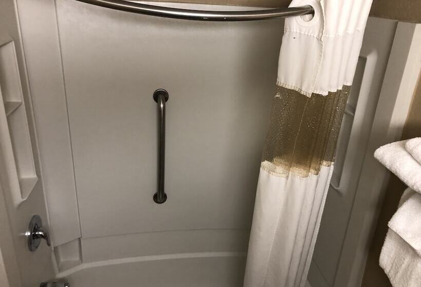 호텔 Rodeway Inn Joint Base Andrews Area