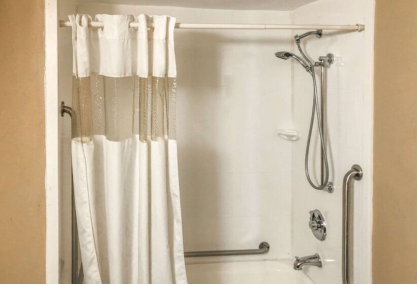 호텔 Rodeway Inn Joint Base Andrews Area