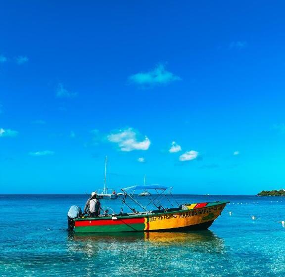 هتل The Boardwalk Village