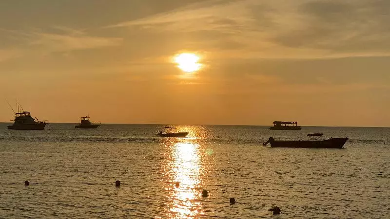 هتل The Boardwalk Village