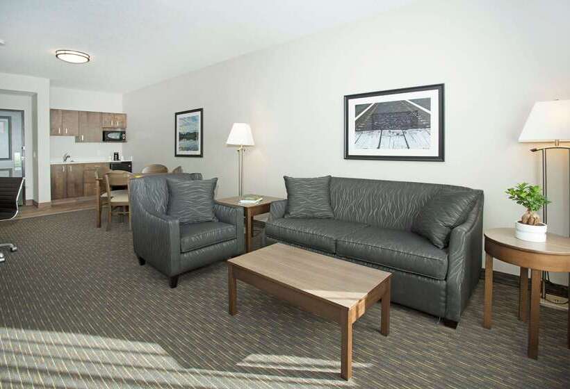 فندق Wingate By Wyndham Calgary Airport
