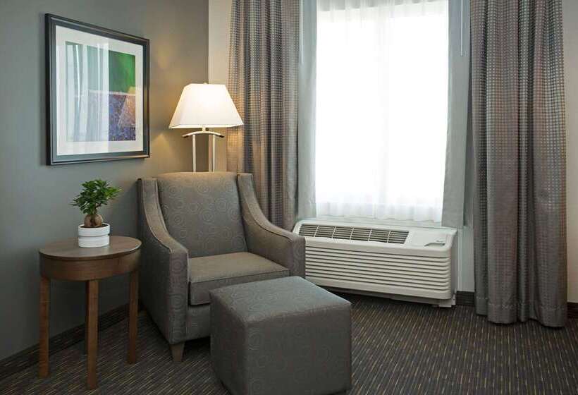 فندق Wingate By Wyndham Calgary Airport