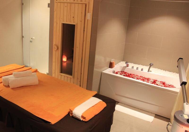 Terracotta Hotel & Resort Dalat