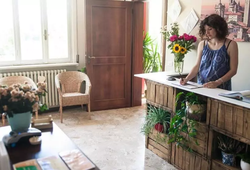 تختخواب و صبحانه Casa Dei Fiori