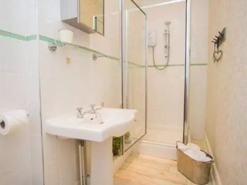 تختخواب و صبحانه James  Place At Brynawel