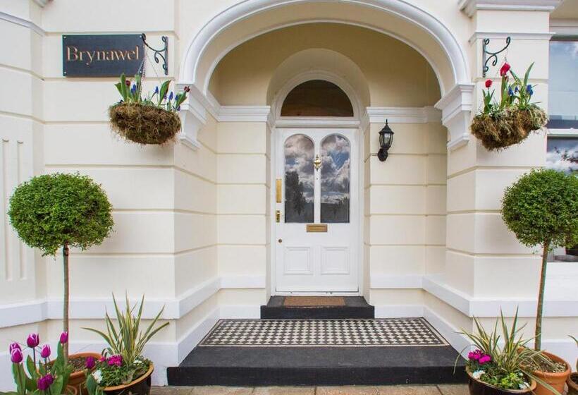 Aamiaismajoitus (B&B) James Place At Brynawel