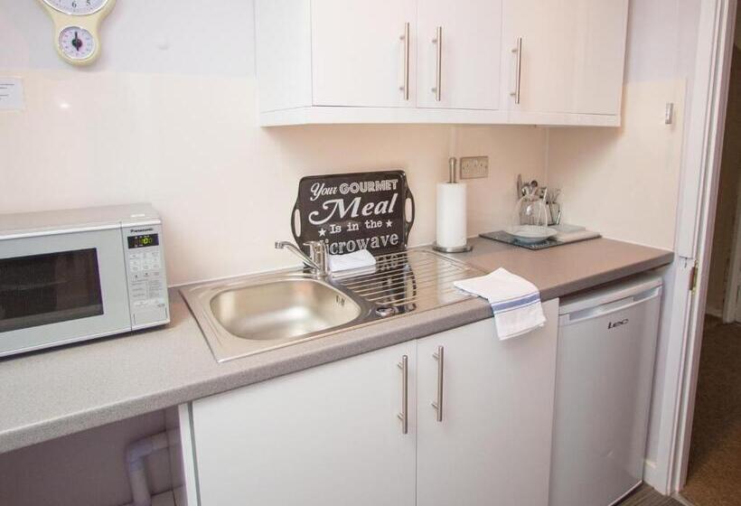 Aamiaismajoitus (B&B) James Place At Brynawel