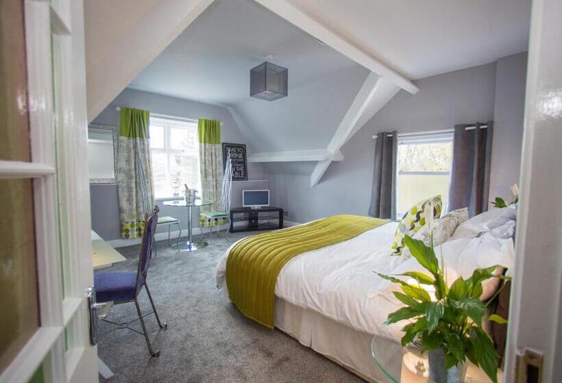 Aamiaismajoitus (B&B) James Place At Brynawel