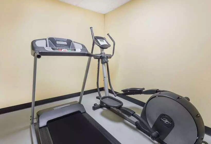 ホテル Days Inn By Wyndham New Orleans Pontchartrain