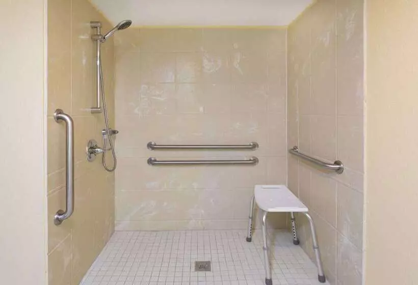 ホテル Days Inn By Wyndham New Orleans Pontchartrain
