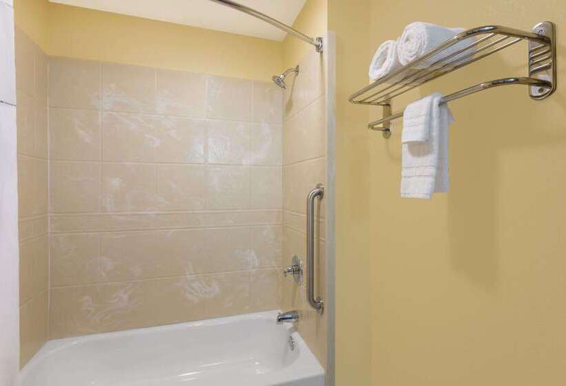 酒店 Days Inn By Wyndham New Orleans Pontchartrain