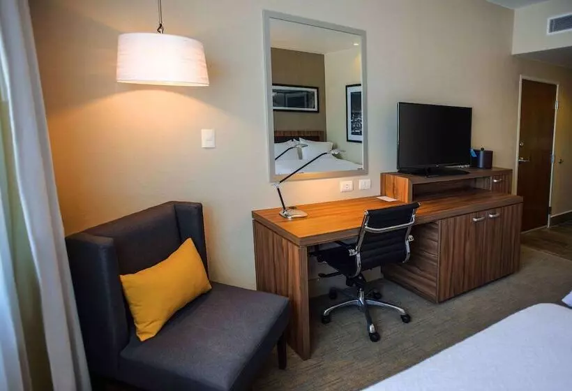 ホテル Hampton Inn By Hilton Piedras Negras