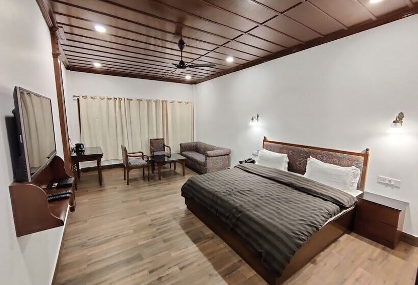 ホテル Himalayan Club