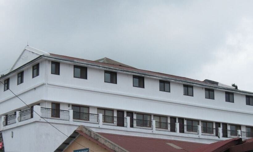 ホテル Himalayan Club