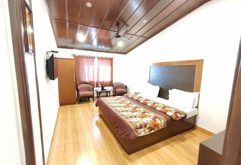 ホテル Himalayan Club