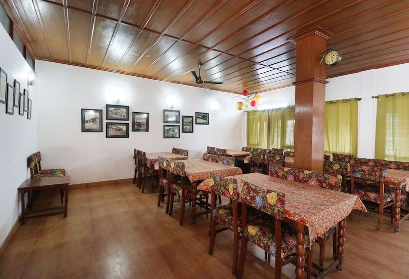 ホテル Himalayan Club