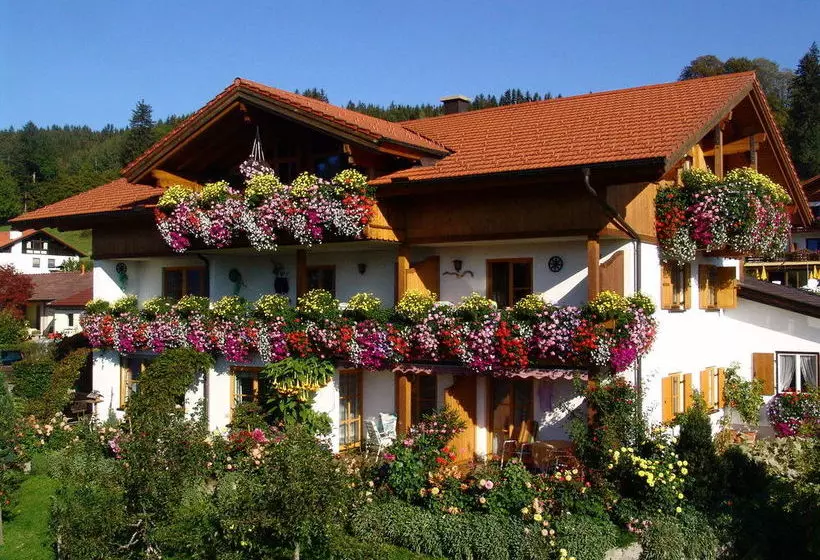 Hotelli Ferienhaus Und Landhaus Berger