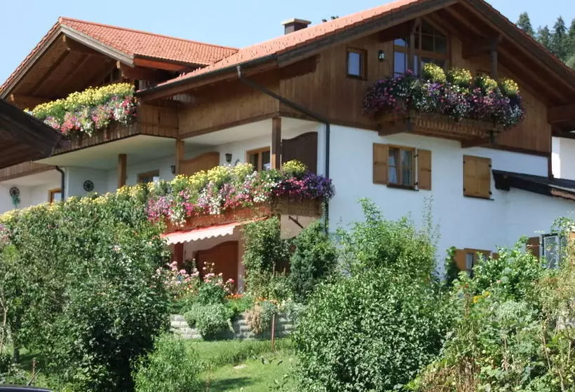 Hotelli Ferienhaus Und Landhaus Berger
