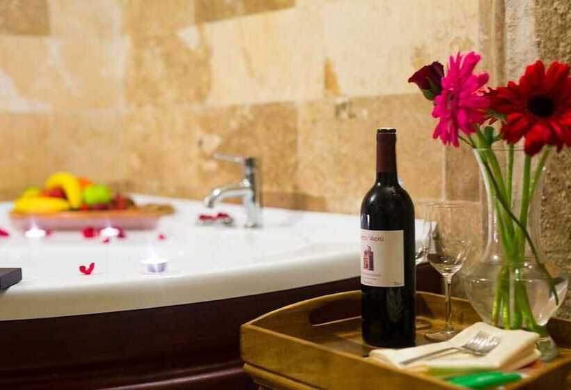 ホテル Nissa Cave