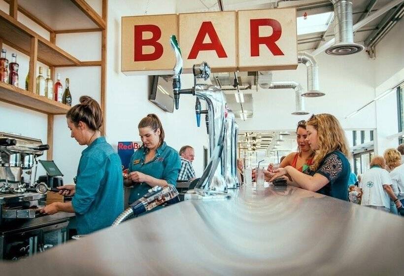 Hotel Surf Snowdonia