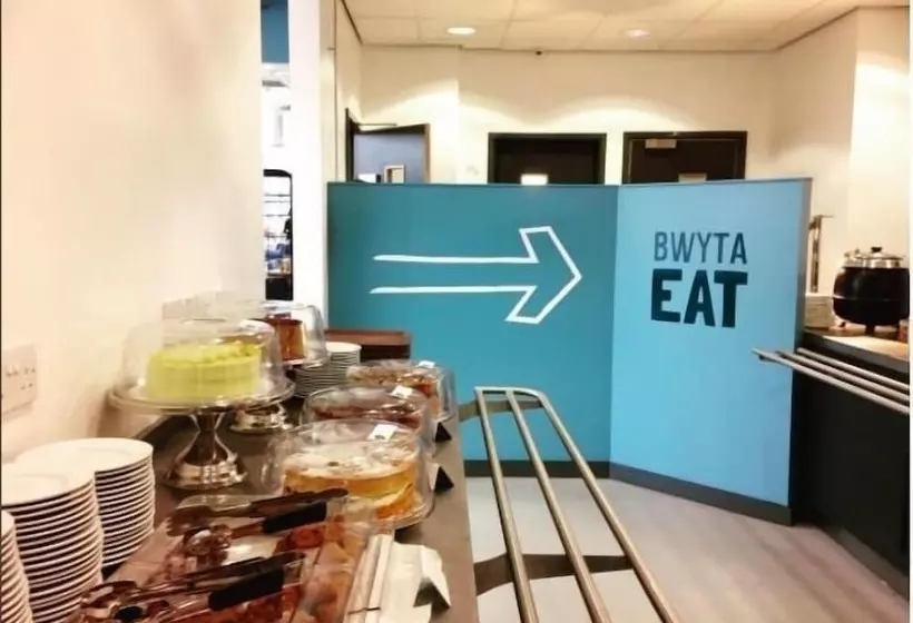 هتل Surf Snowdonia