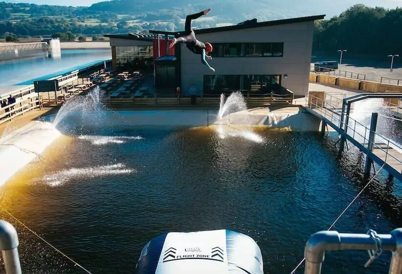 هتل Surf Snowdonia