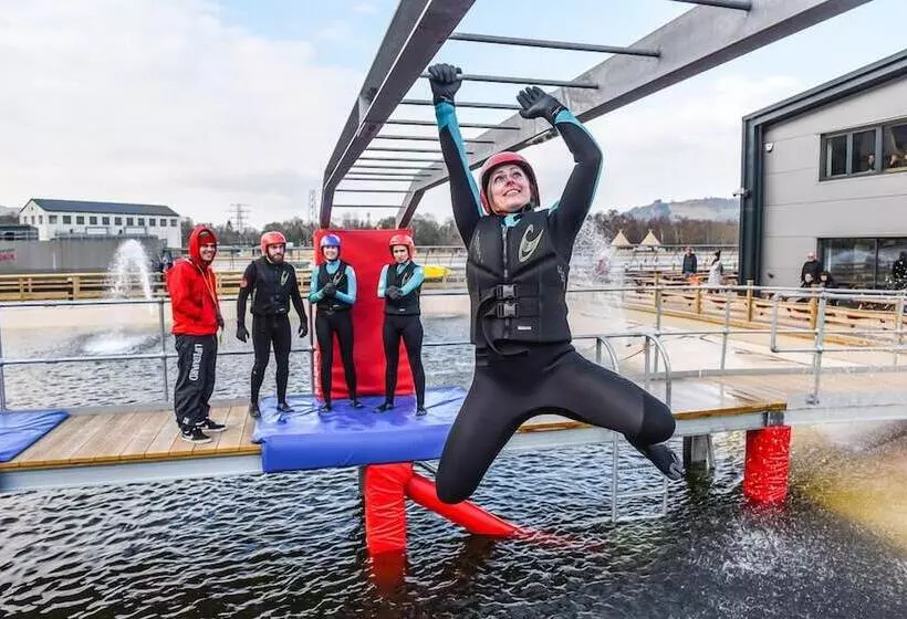 هتل Surf Snowdonia