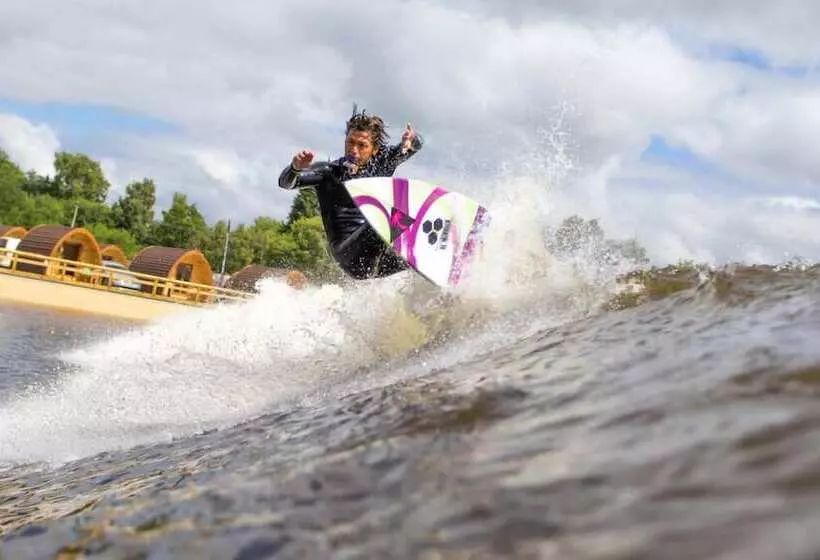هتل Surf Snowdonia