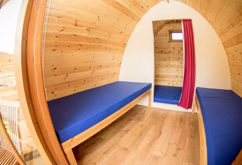 هتل Surf Snowdonia