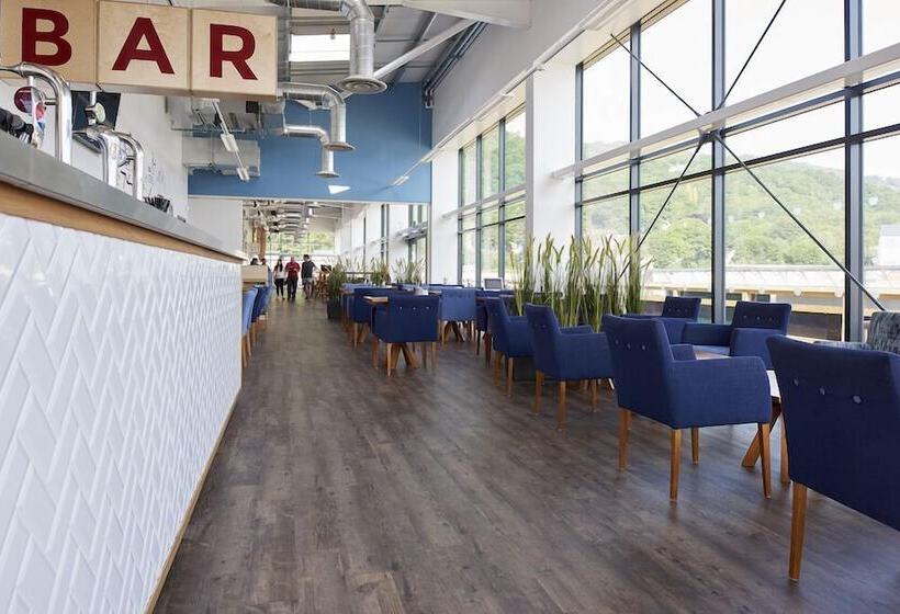 Hotel Surf Snowdonia