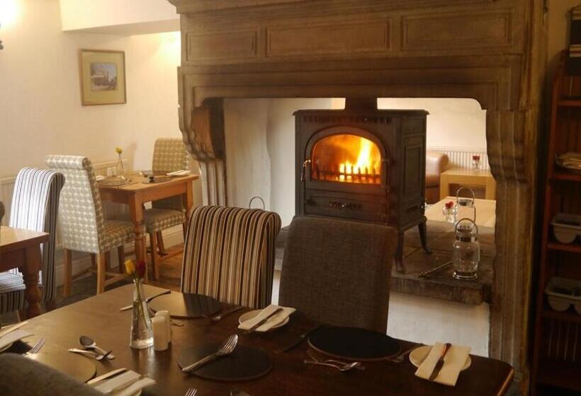 ホテル 3 Millstones Inn