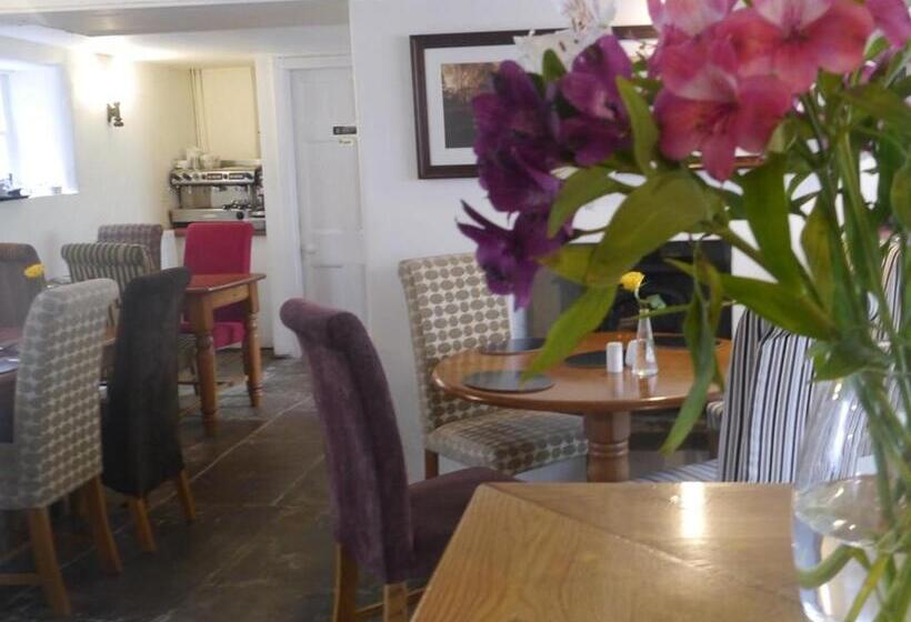 ホテル 3 Millstones Inn