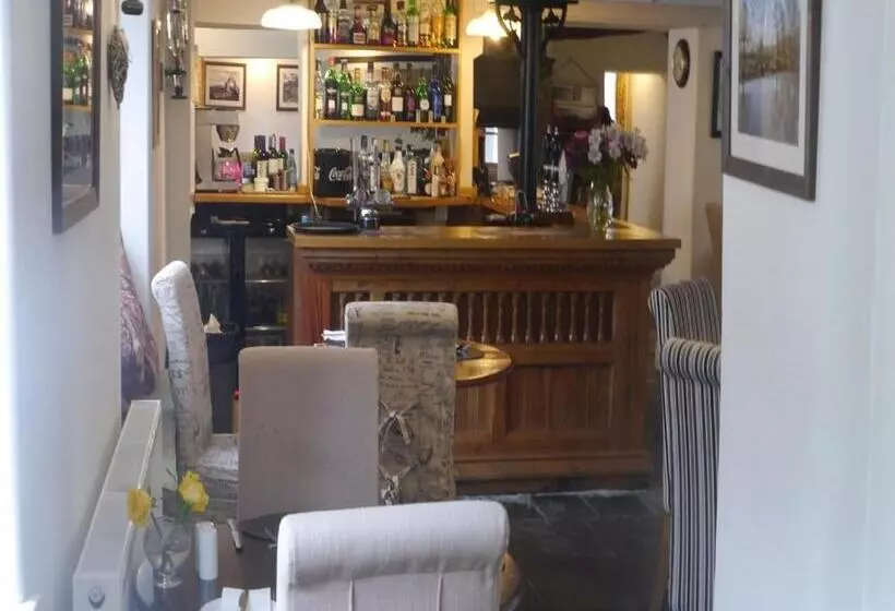 Hotel 3 Millstones Inn