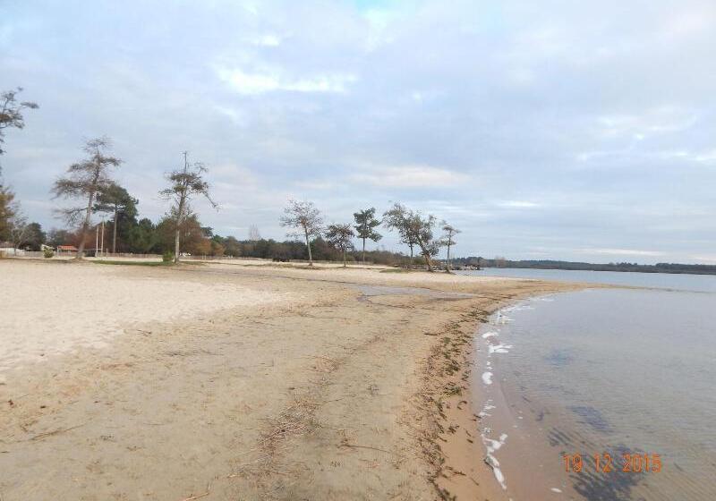 בית מלון כפרי The Originals Boutique, Hôtel Lakeside, Biscarrosse , Lac