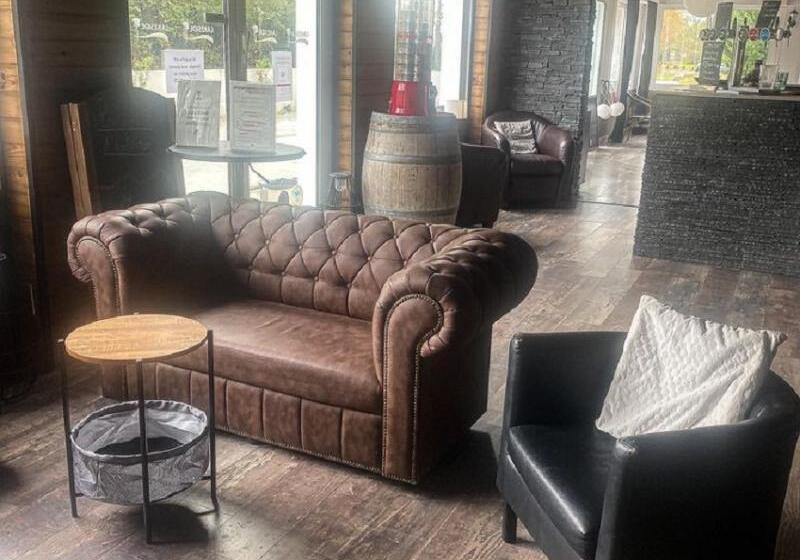 בית מלון כפרי The Originals Boutique, Hôtel Lakeside, Biscarrosse , Lac