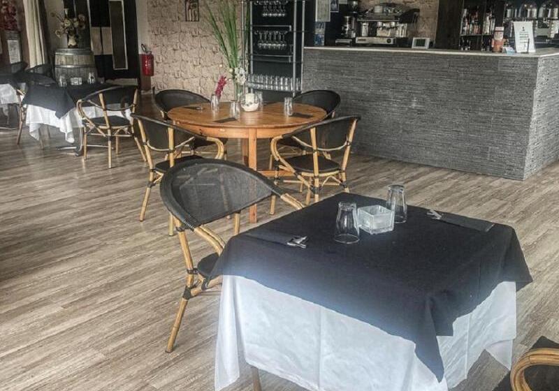 בית מלון כפרי The Originals Boutique, Hôtel Lakeside, Biscarrosse , Lac