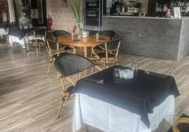 Hotelli The Originals Boutique, Hôtel Lakeside, Biscarrosse , Lac