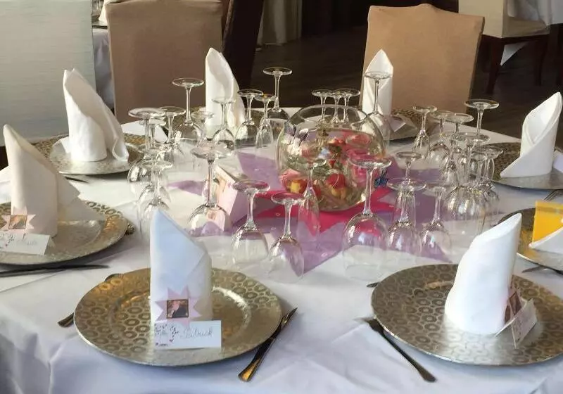 Hotelli The Originals Boutique, Hôtel Lakeside, Biscarrosse , Lac