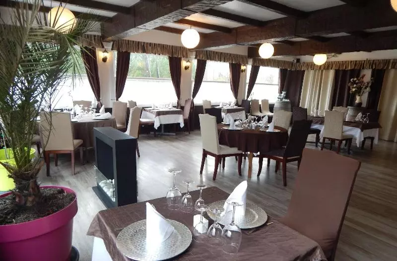 Hotelli The Originals Boutique, Hôtel Lakeside, Biscarrosse , Lac
