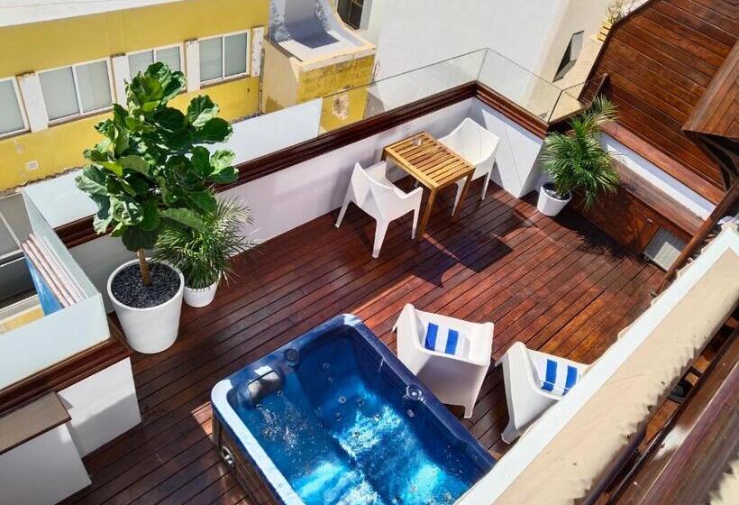 Wavia Hotel   Adults Only