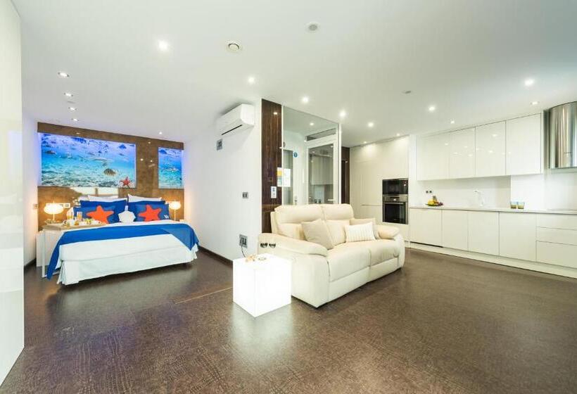 Wavia Hotel   Adults Only