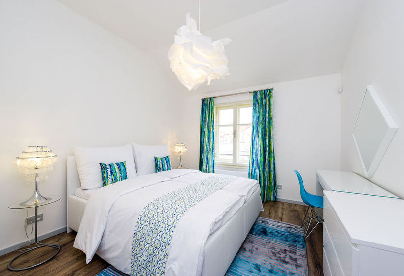 Empirent Mucha Apartments