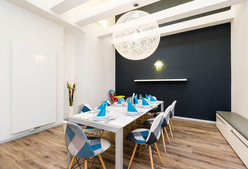 Empirent Mucha Apartments