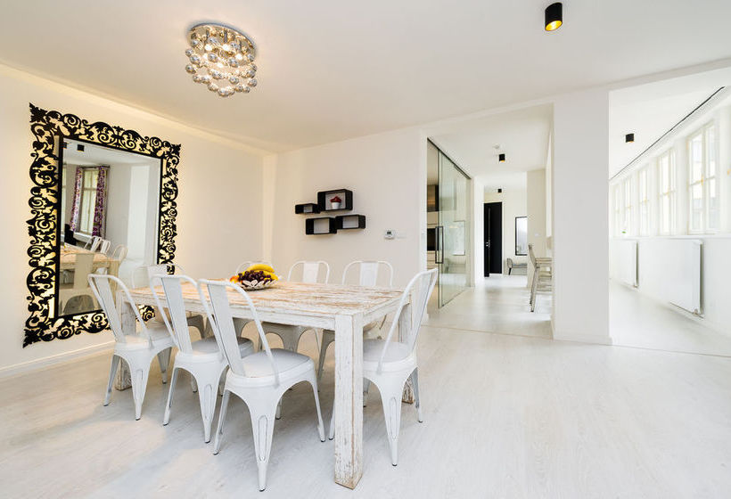 Empirent Mucha Apartments