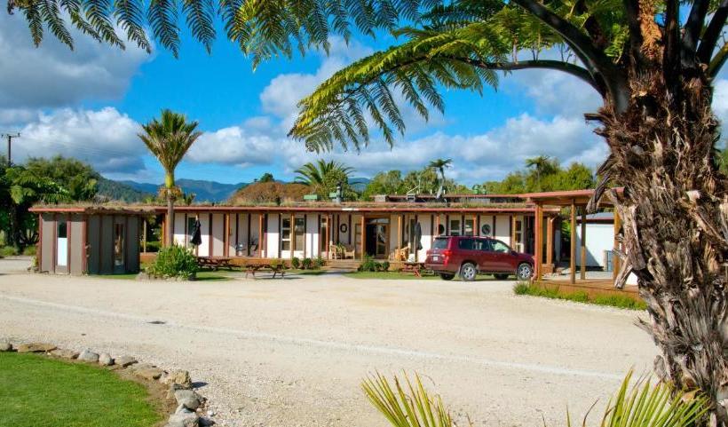 מוטל Last Resort Karamea