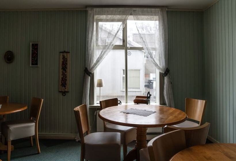 پانسیون Guesthouse Isafjordur Gamla