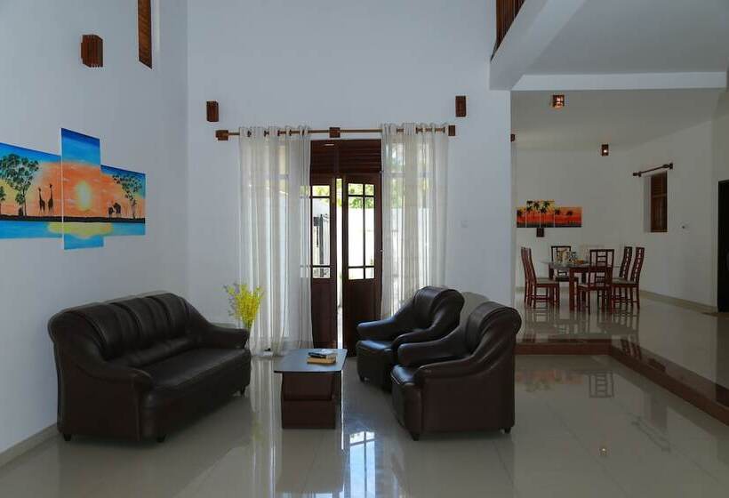 Sethum Villa   Unawatuna