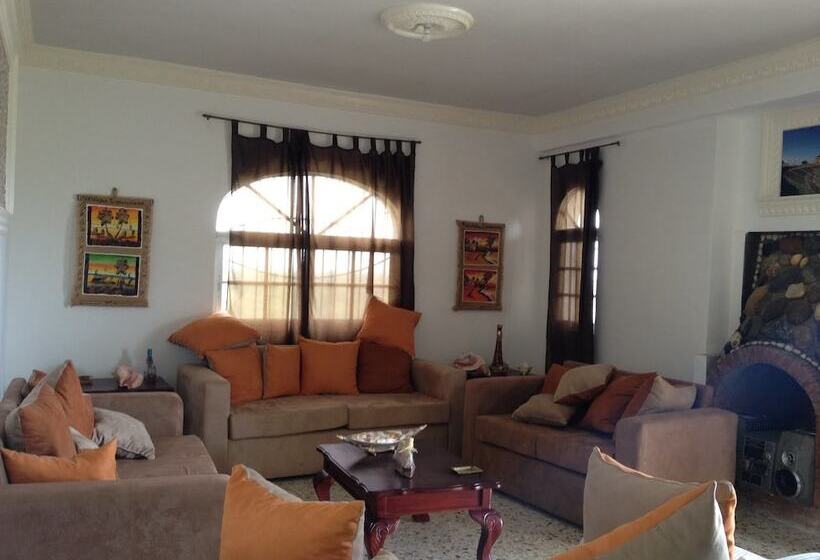 تختخواب و صبحانه Castillo Romano